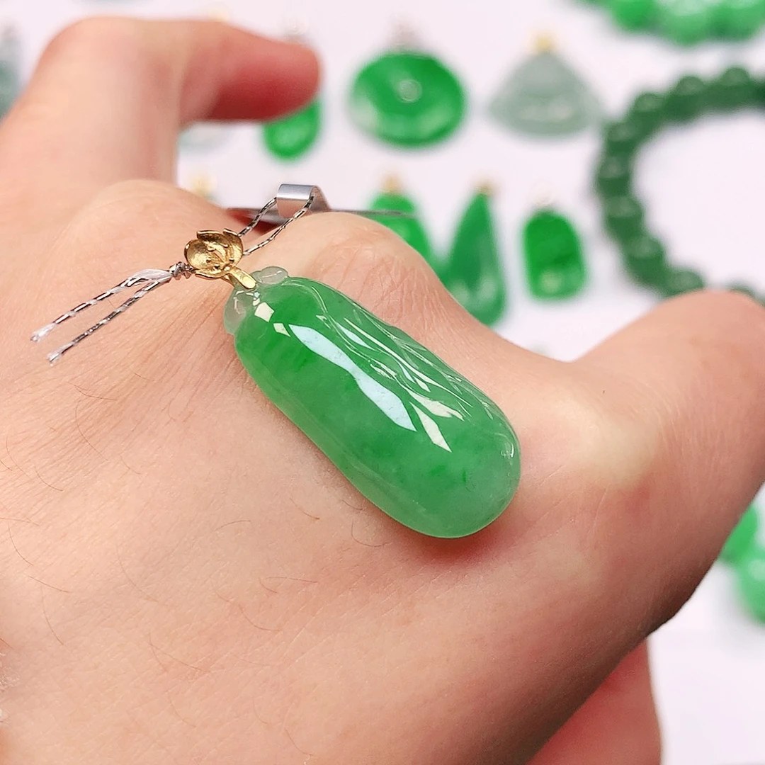 吊坠(不含链)18K金镶嵌翡翠