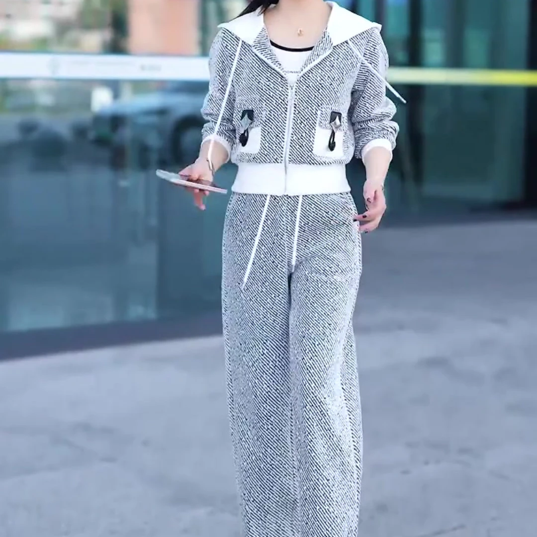 休闲运动新款洋气减龄连帽开衫外套女装