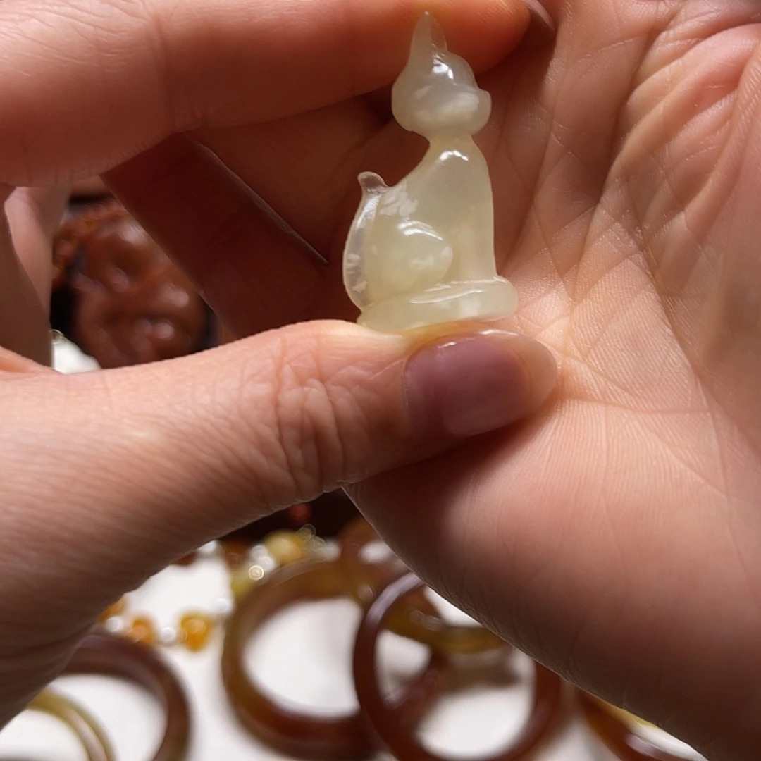 蛇纹石玉吊坠发一个未镶嵌漪