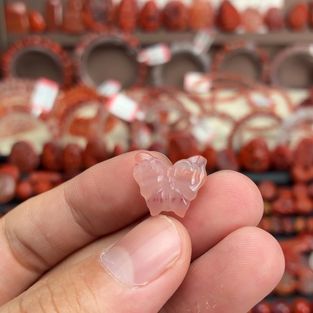 南红玛瑙未镶嵌颈饰蝴蝶