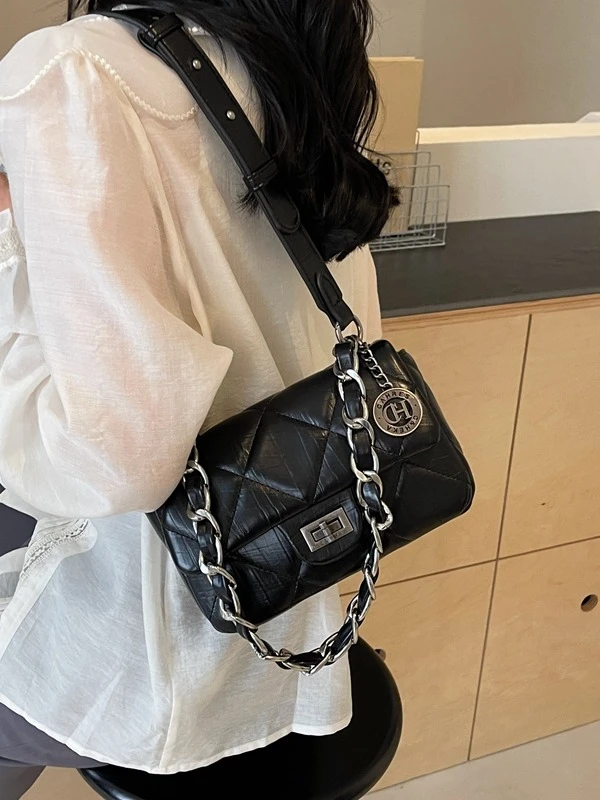 零壹X早春新款女包时尚小众简约斜挎包