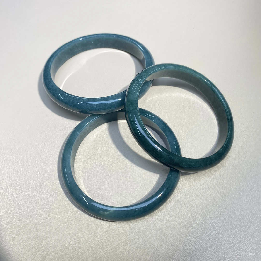 翡翠手镯  多样性 发其一