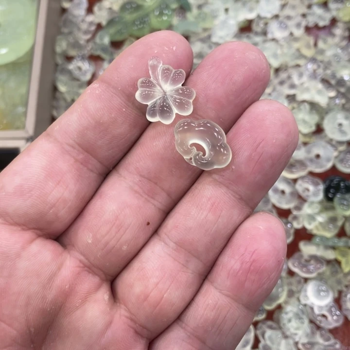 蛇纹石玉合金颈饰