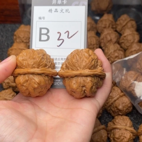 吊坠桃核我是第一百42