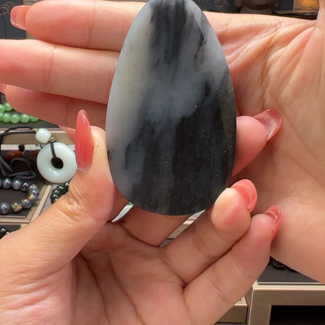 颈饰未镶嵌和田玉青花牌子