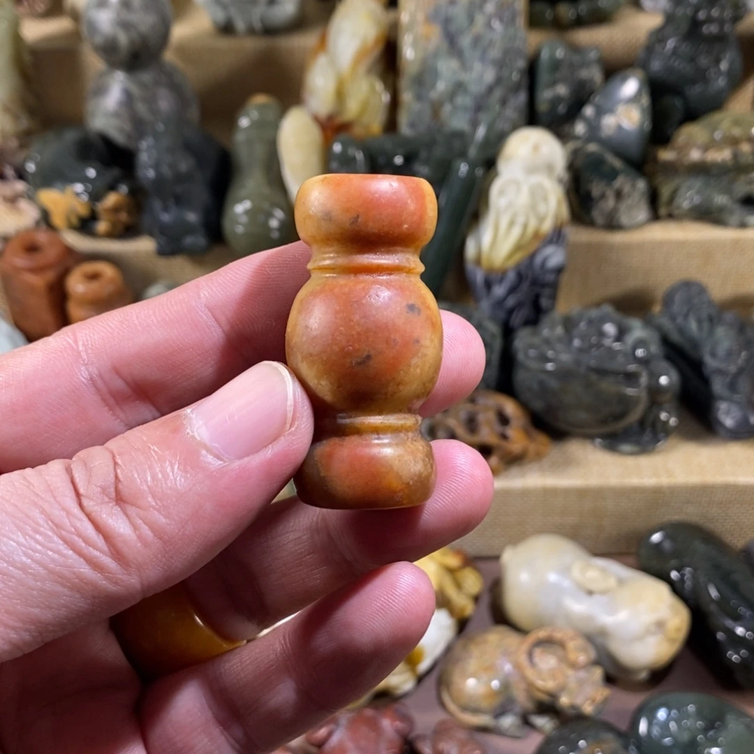 未镶嵌透闪石质玉挂件