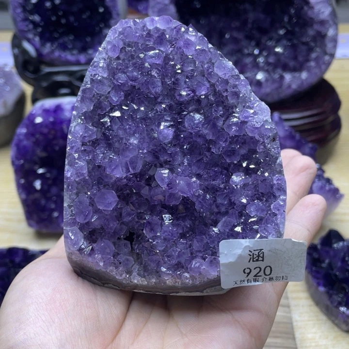 未镶嵌水晶大型摆件（非配饰）