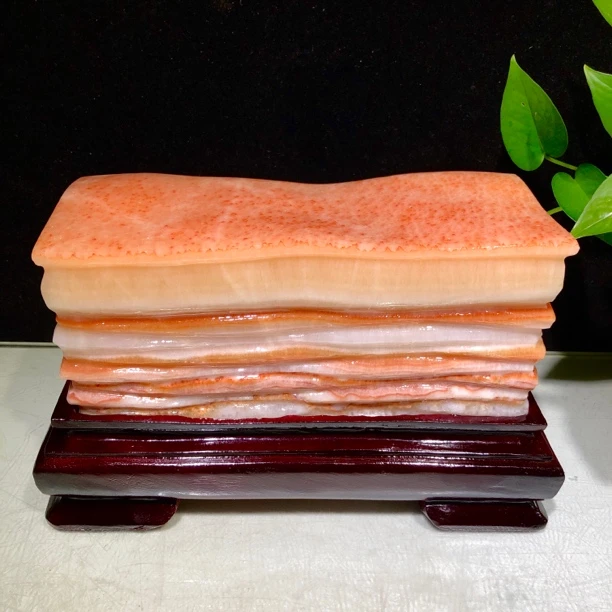 天然水晶五花猪肉石2025乔迁用酒柜摆件，规格含座28-10-17厘米