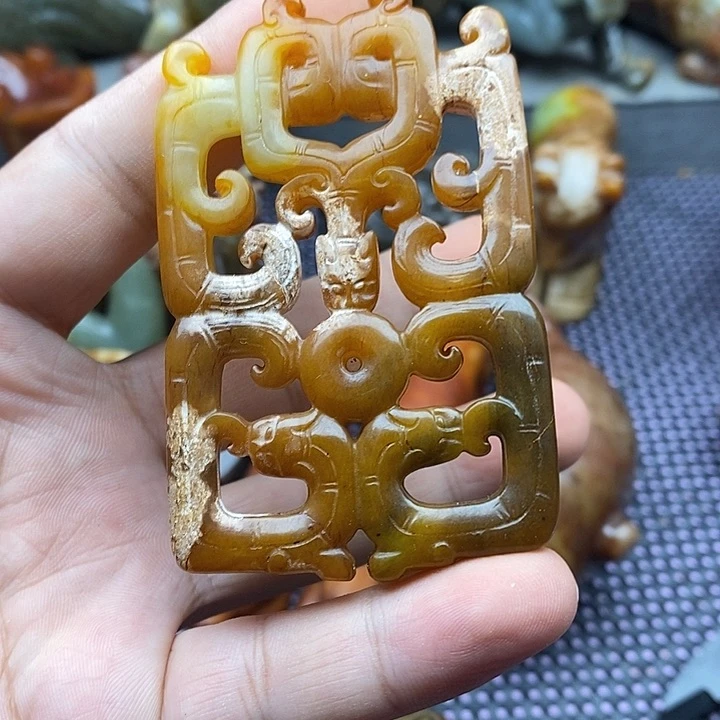 未镶嵌蛇纹石玉颈饰