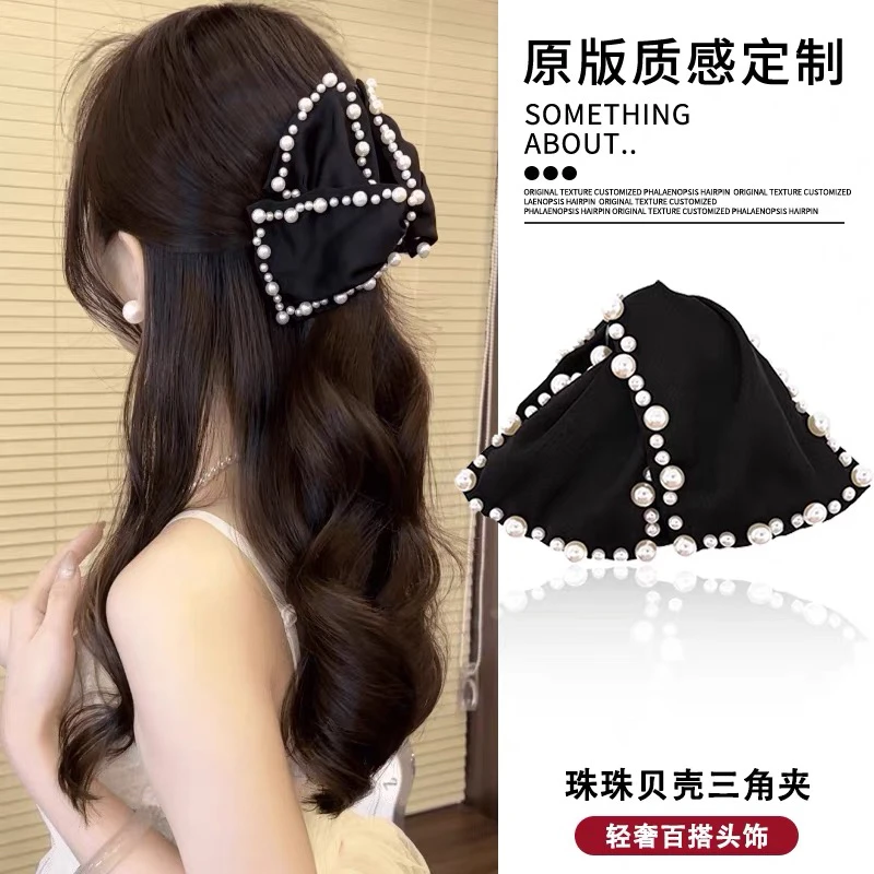 E4568三角夹13cm赫本风抓夹女2025年新发夹后脑勺鲨鱼夹马尾夹子