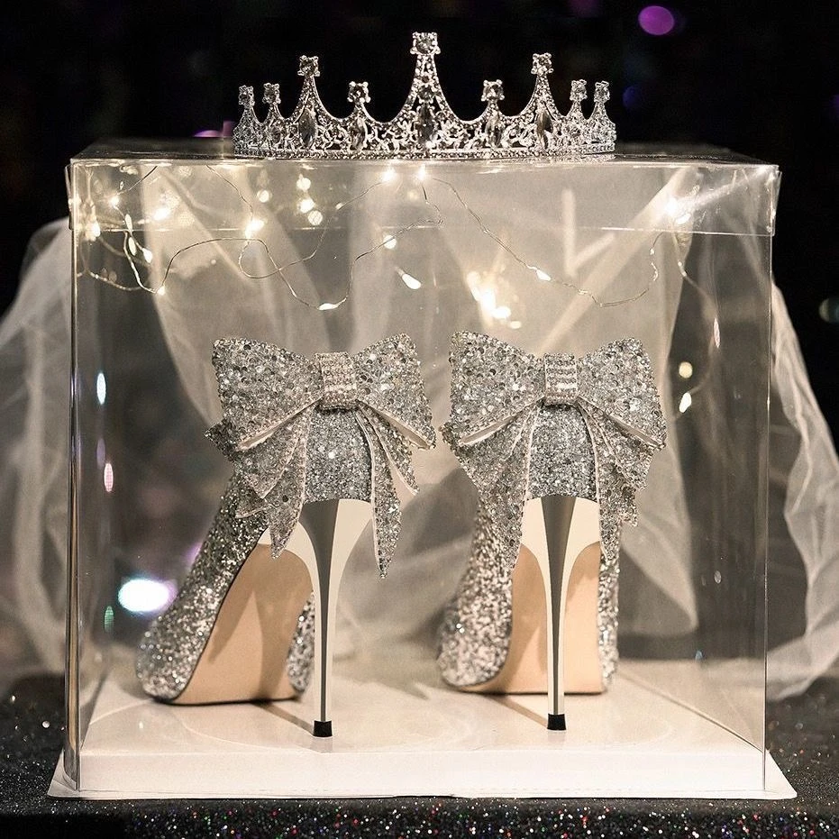 爆闪蝴蝶结银色高跟鞋女2026新款轻奢水晶鞋新娘婚鞋时尚细跟单鞋