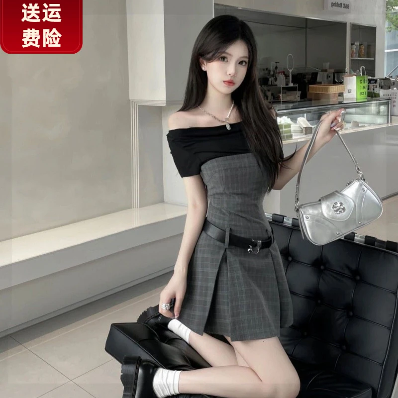 【1857人收藏】一字肩假两件格子拼接收腰百褶连衣裙女通勤夏季中长