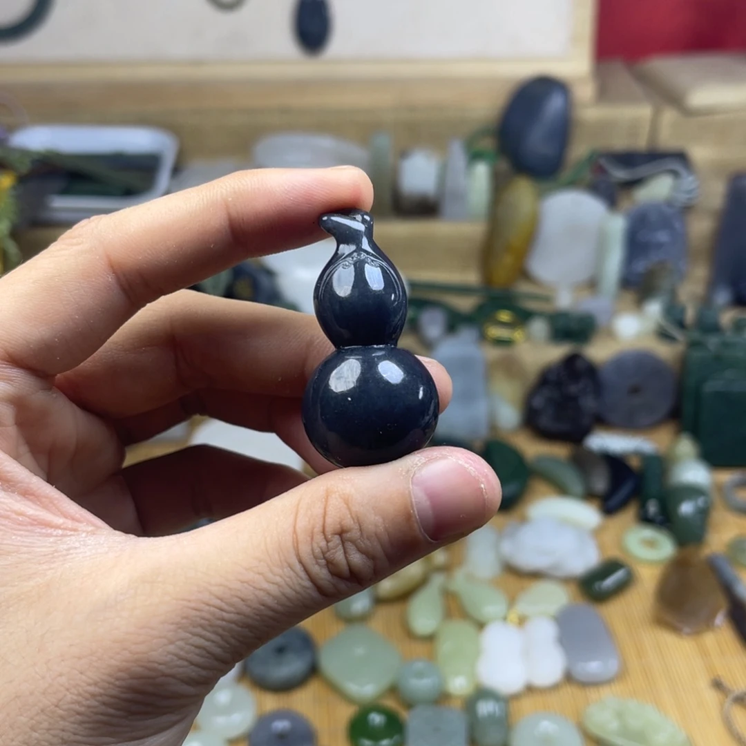 山***意和田玉未镶嵌颈饰