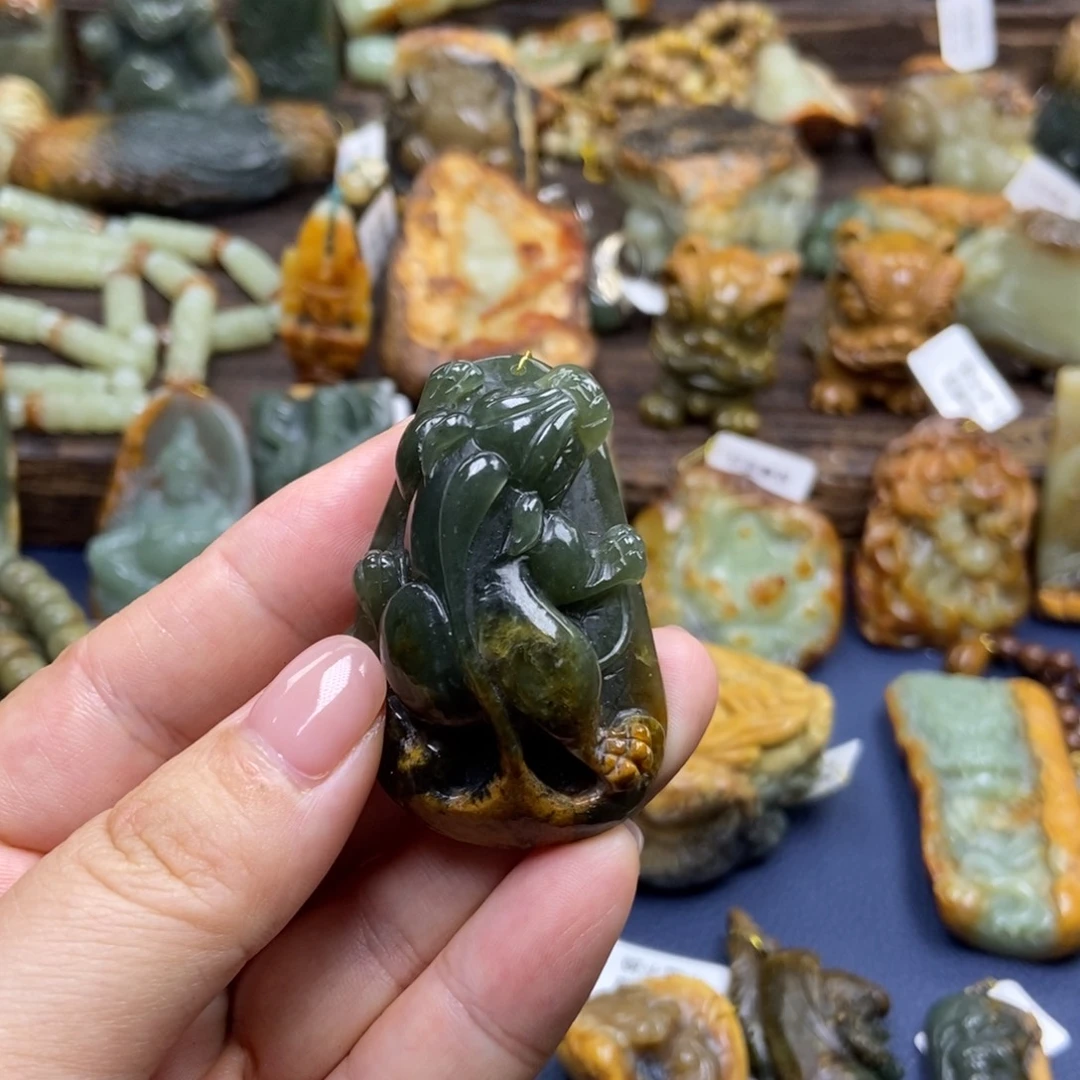 未镶嵌岫岩河磨玉（透闪石质玉）珠宝奇石