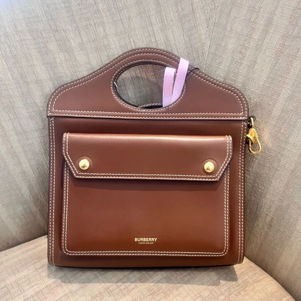 95新 BURBERRY/博柏利 95新金棕色福宝皮复古气质学院风手提包/jc