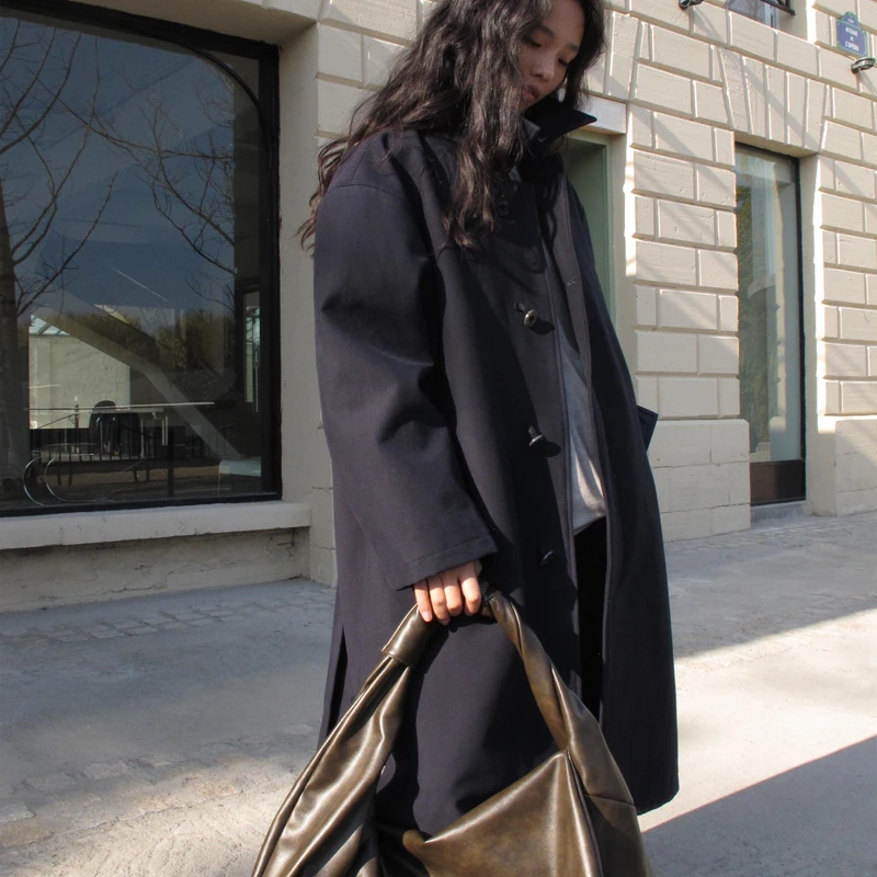 NOT UGLY 拉夫立领保加利亚剪裁雾蓝高密廓形抗皱时装风衣大衣