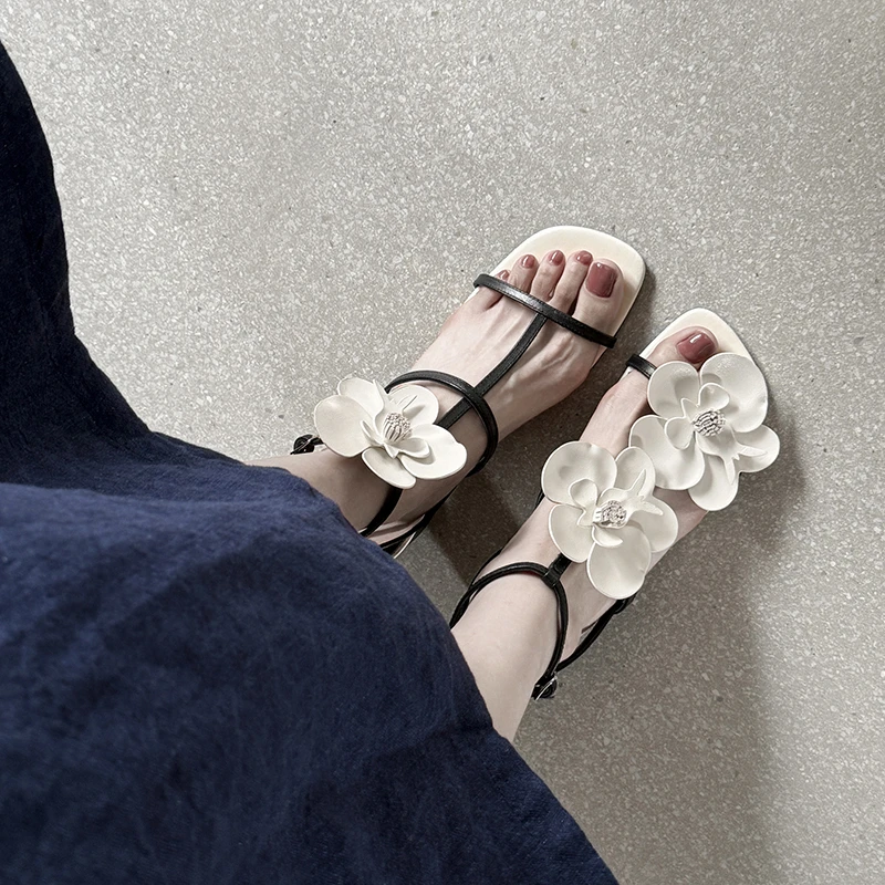 花朵凉鞋女夏季中跟鞋粗跟一字带仙女风露趾小众法式温柔鞋小香风