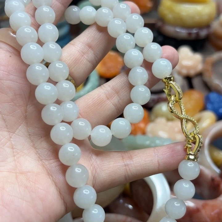 石英岩玉合金颈饰