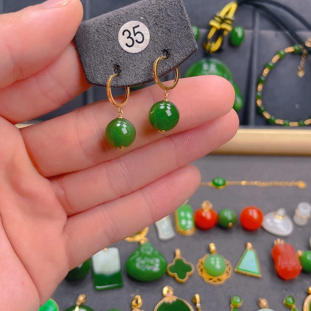 18K金镶嵌和田玉（碧玉）耳饰35