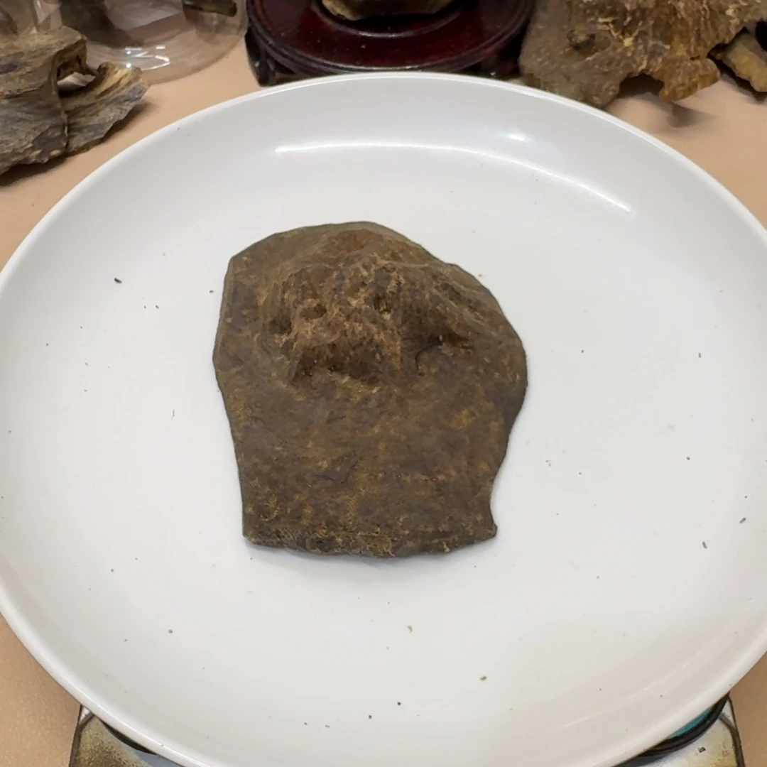 沉香碎屑沉香陆河一代苗高油据盒35.6克