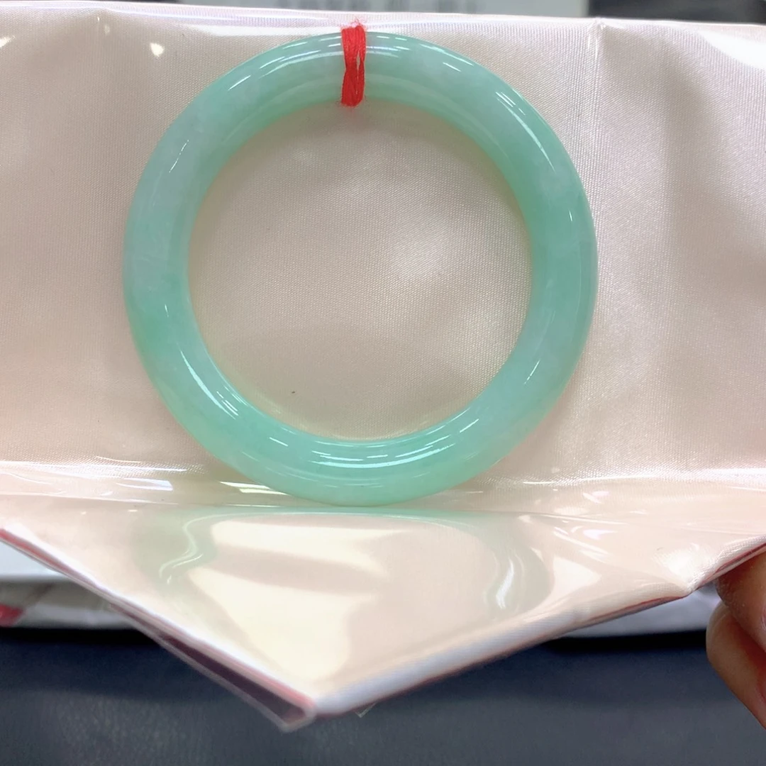 翡翠未镶嵌手镯翡翠8