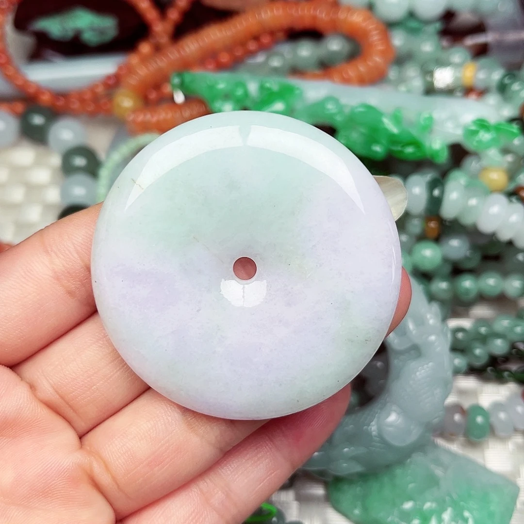 翡翠挂件未镶嵌翡翠