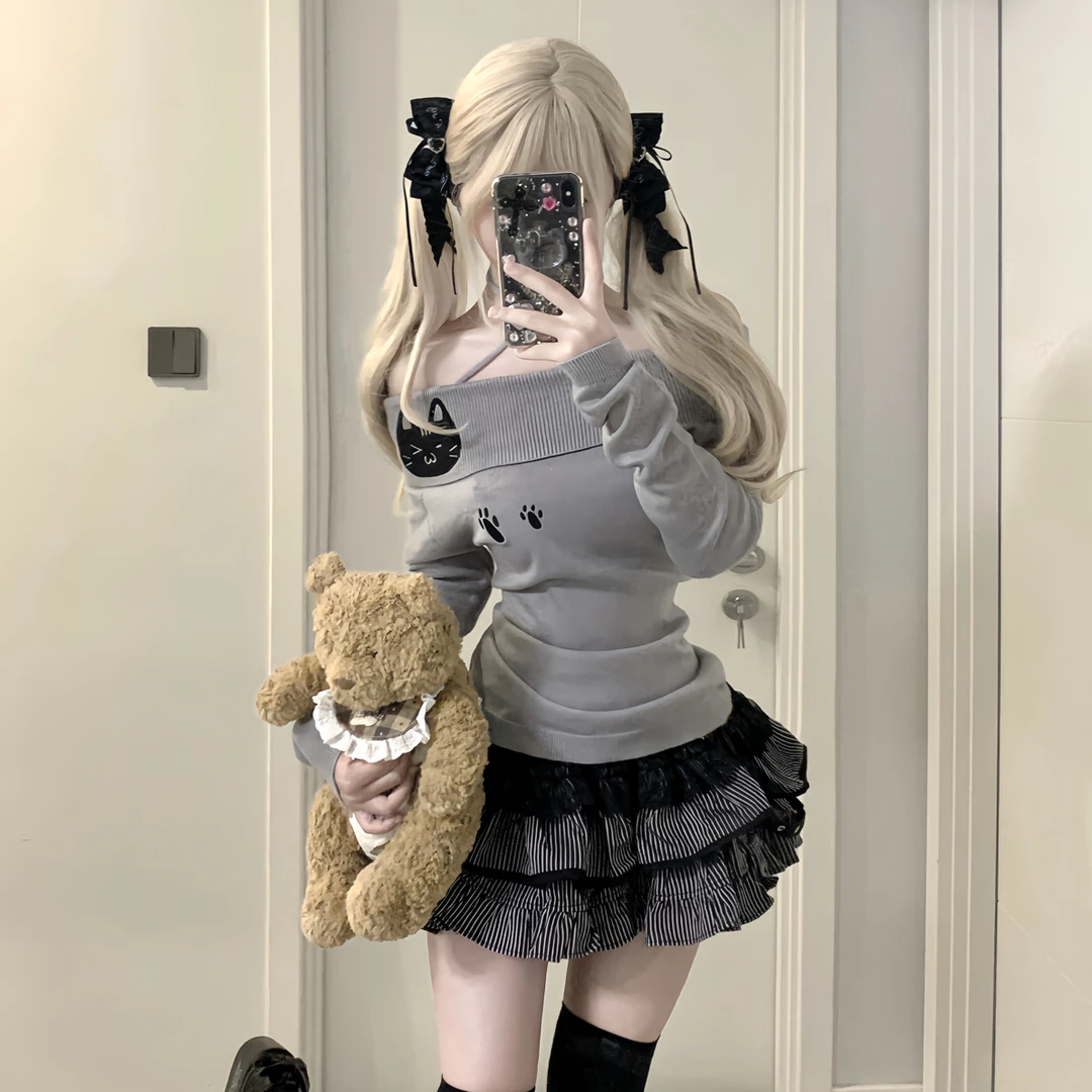 小猫一字肩 毛衣可爱宅系萌棕色猫爪灰色挂脖初秋亚萌修身版