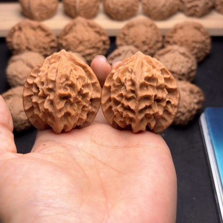 文玩核桃把件42龙鳞克重49.8