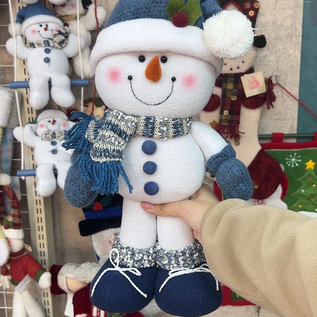 毛绒蓝白站姿雪人