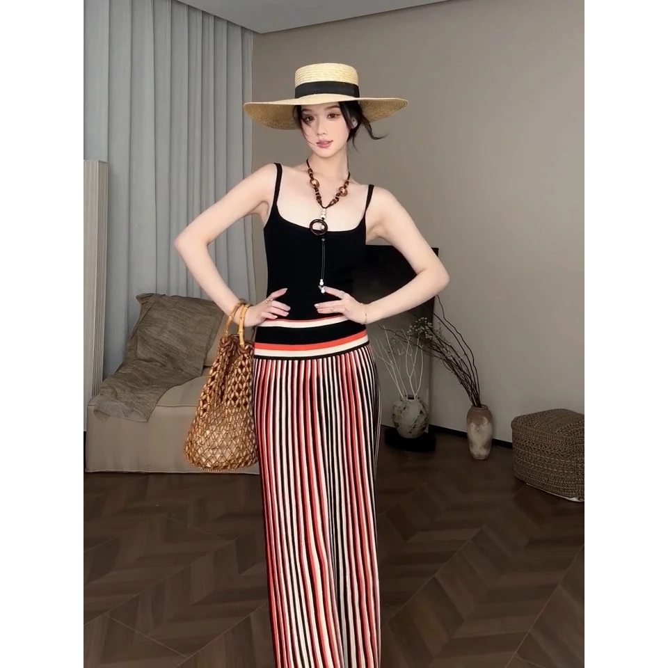 慵懒海滩风穿搭超好看独特漂亮裙子夏季新款条纹修身吊带连衣裙女