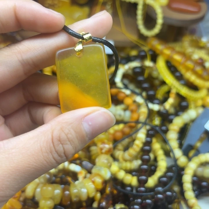 琥珀未镶嵌珠宝奇石