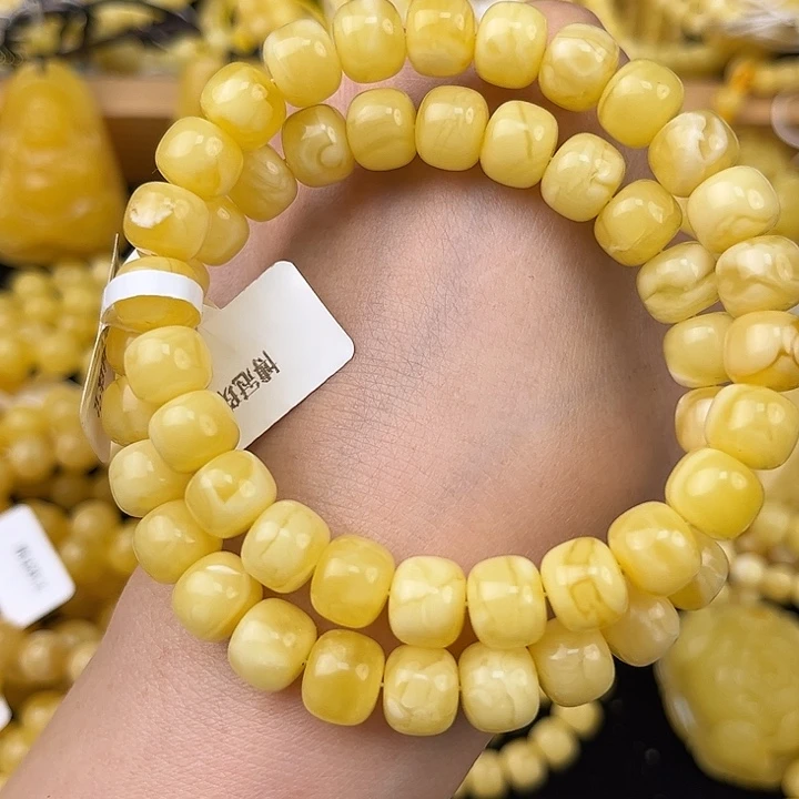 琥珀未镶嵌颈饰琥珀，多样性发其一