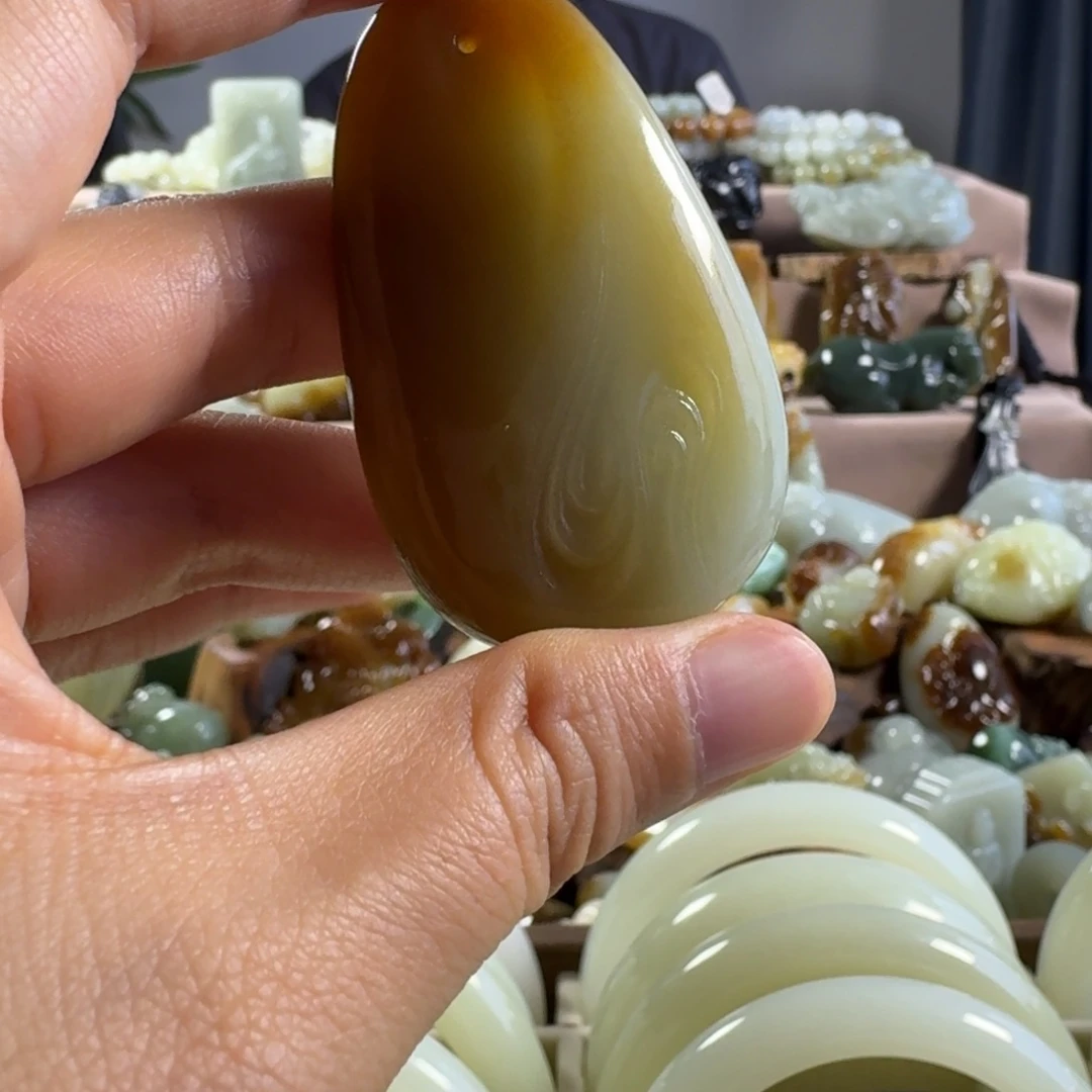 和田玉（糖玉）未镶嵌颈饰