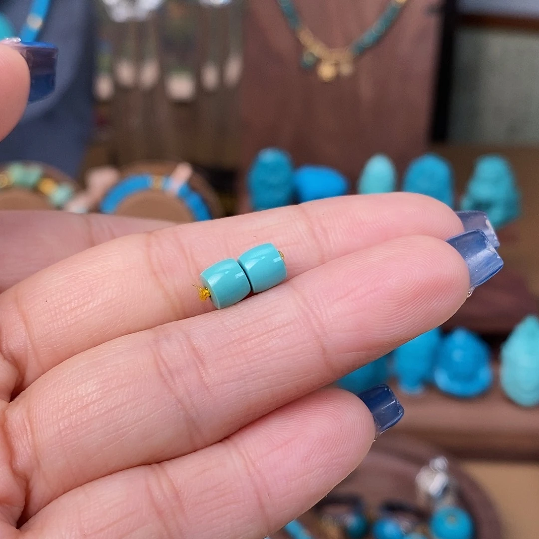 绿松石颈饰未镶嵌