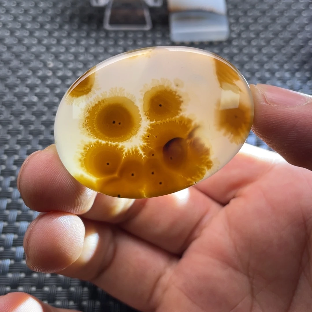 赛***生玛瑙/玉髓未镶嵌颈饰