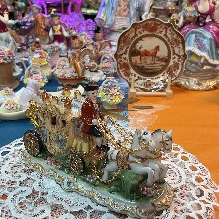 陶瓷厢式迷你白马王子马拉车 24×9×15厘米 老货库存