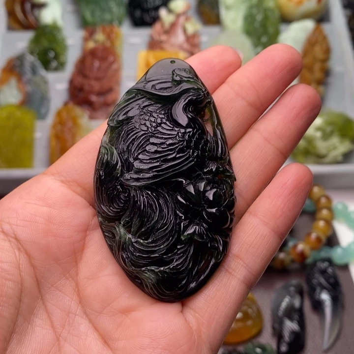 幸***星蛇纹石玉未镶嵌颈饰