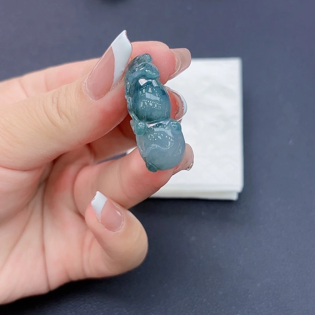 翡翠颈饰未镶嵌葫芦吊坠
