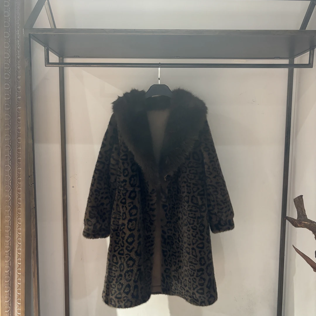 1065雪大大女款时尚外套SXZY