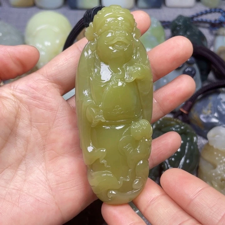 D***y和田玉未镶嵌挂件