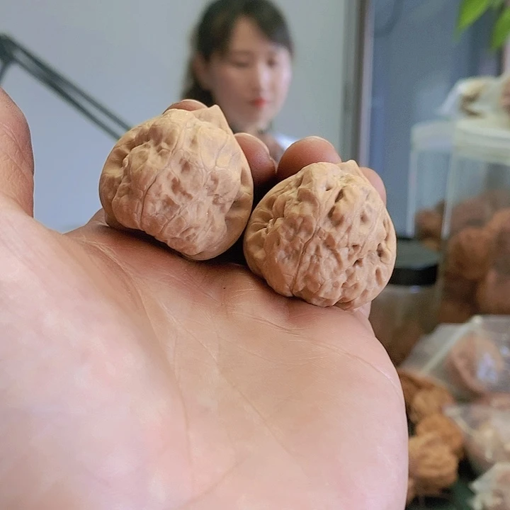 【闪购商品】把件文玩核桃高***翅36古蝉
