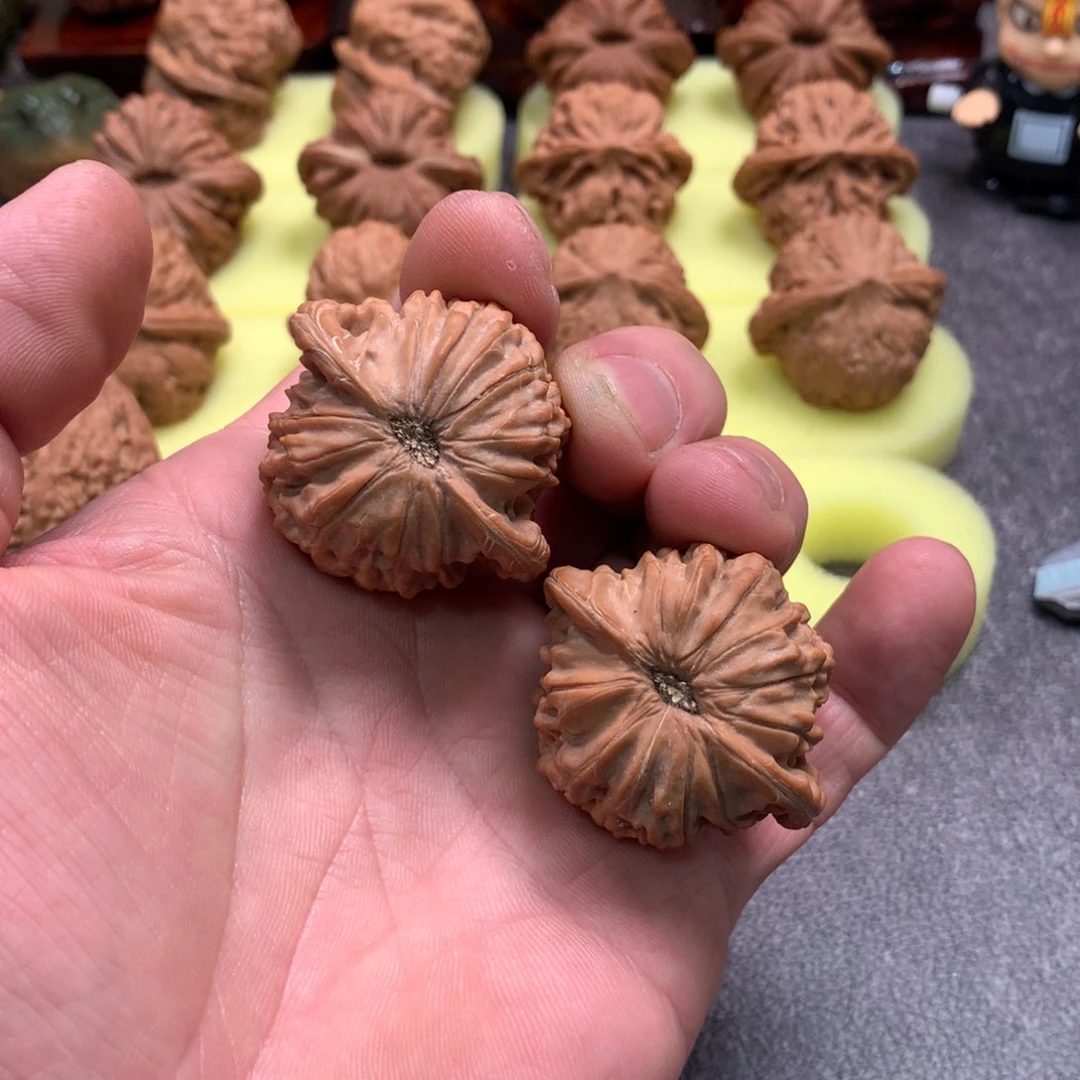 一***、文玩核桃吊坠磨盘