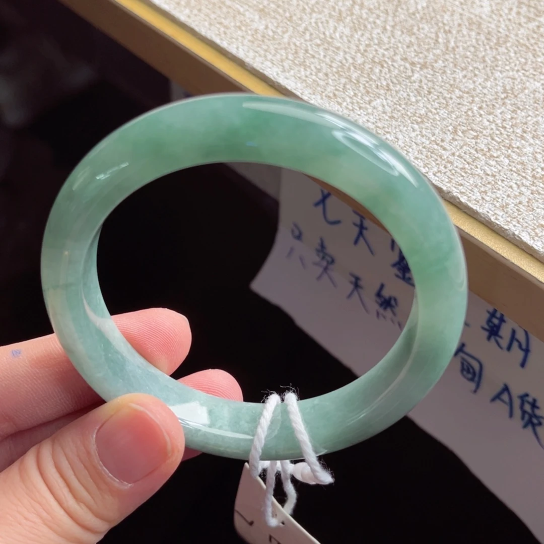 翡翠未镶嵌手镯手镯