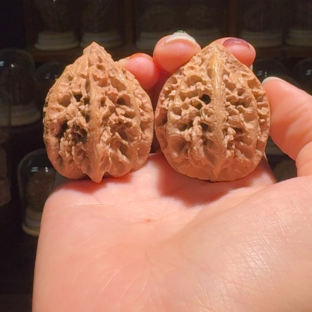 文玩核桃吊坠八棱灯笼