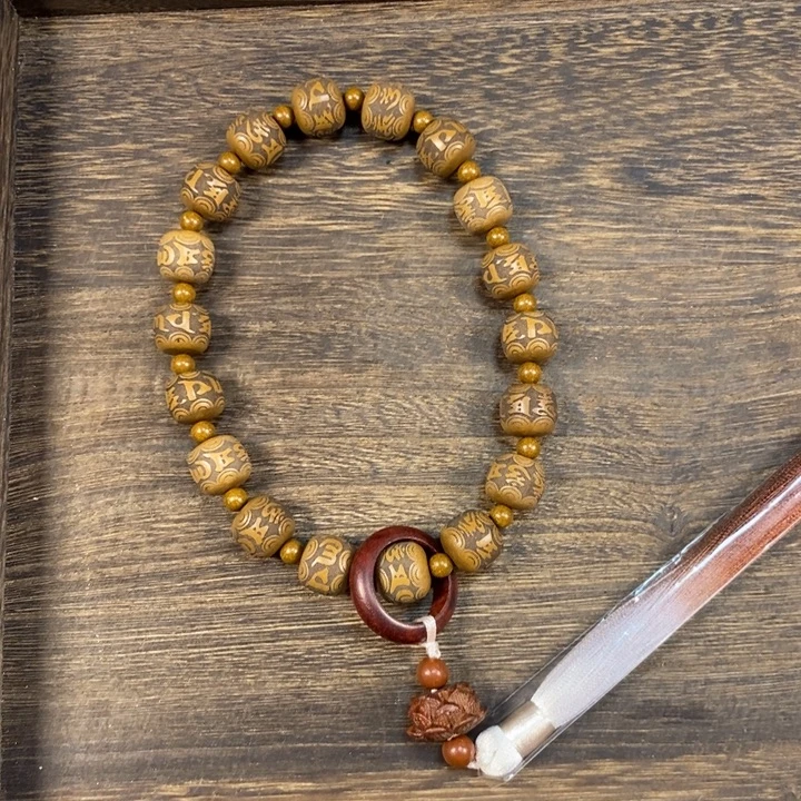 泥塑百花清目13✖️14老型手持18子（机雕六字真言）