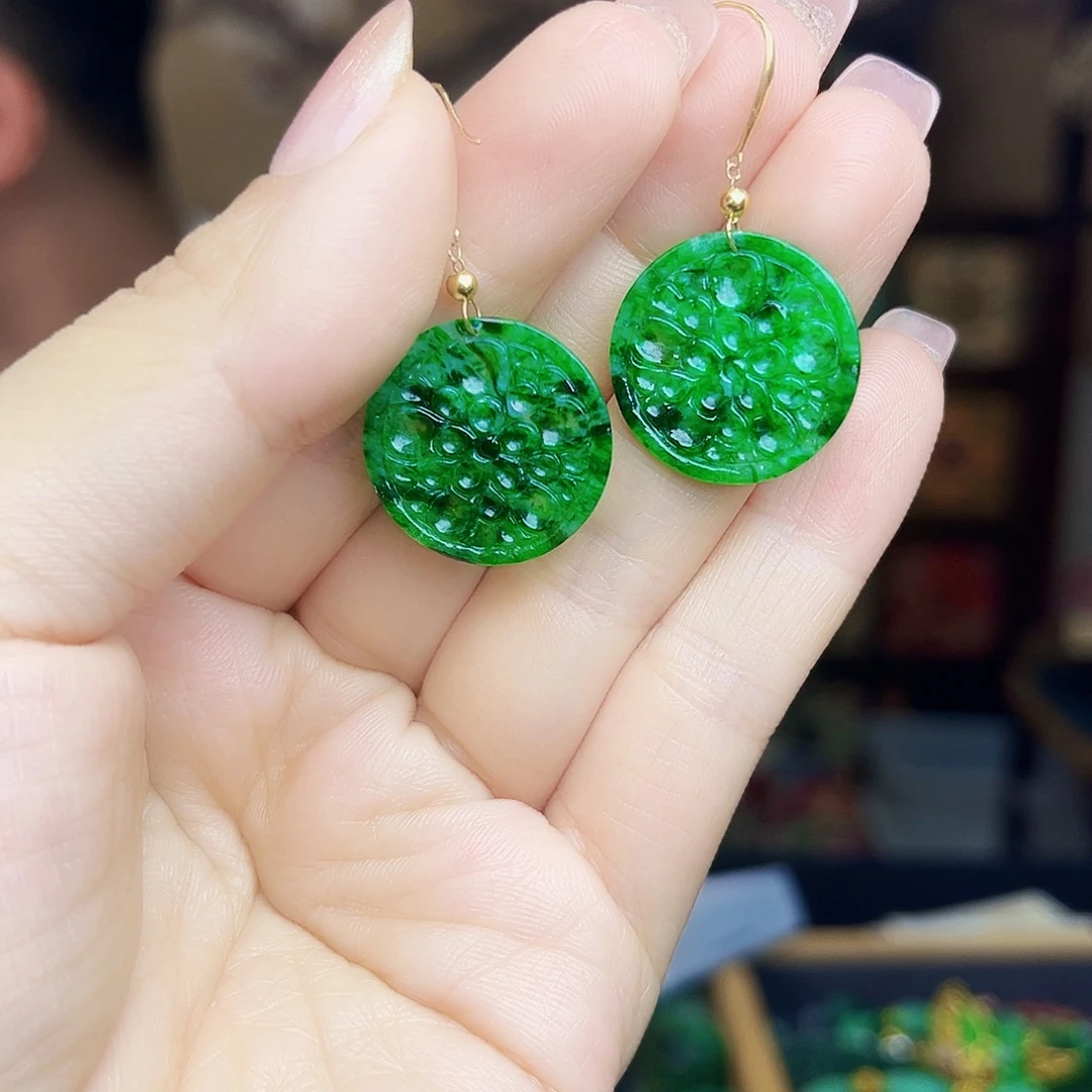 翡翠18K金镶嵌颈饰多样性
