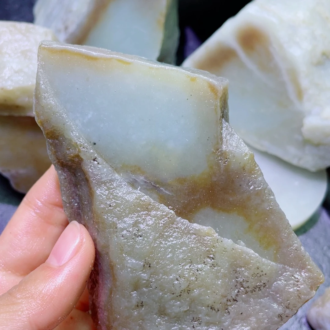 和田玉未镶嵌珠宝半成品