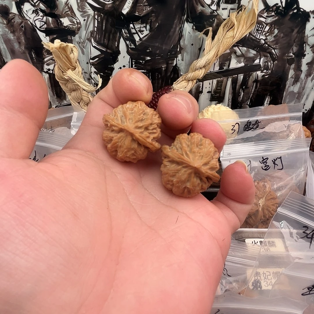 文玩核桃把件苹果园手捻31尺