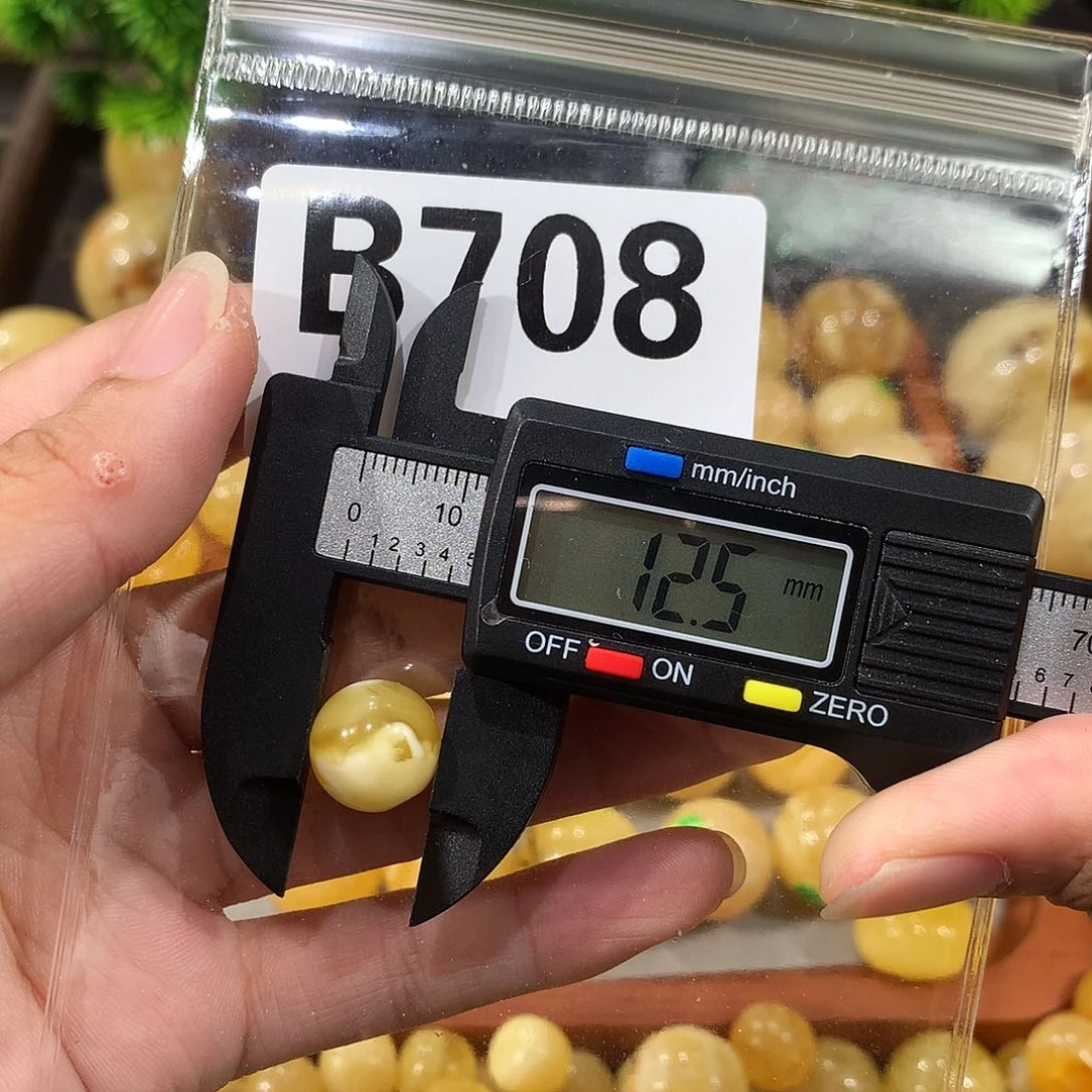 未镶嵌琥珀珠宝奇石
