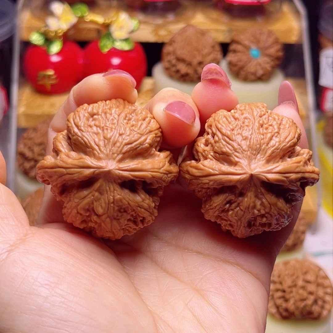 文玩核桃吊坠44尺平谷球筋